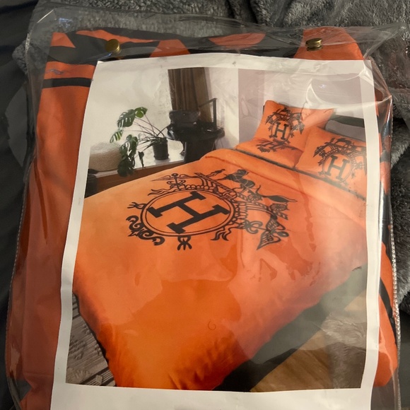 Comforter set - Picture 1 of 1